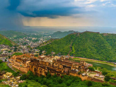 The-Highest-Mountainous-Peak-of-Aravalli-Range-Guru-Shikhar