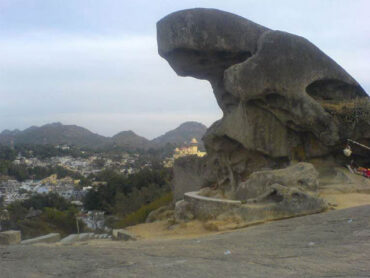 Toad-Rock-Mascot-of-Mount-Abu-