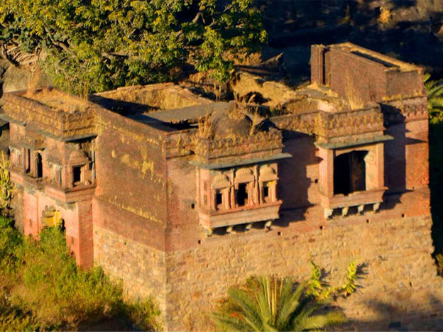 achalgarh-fort-mount-abu