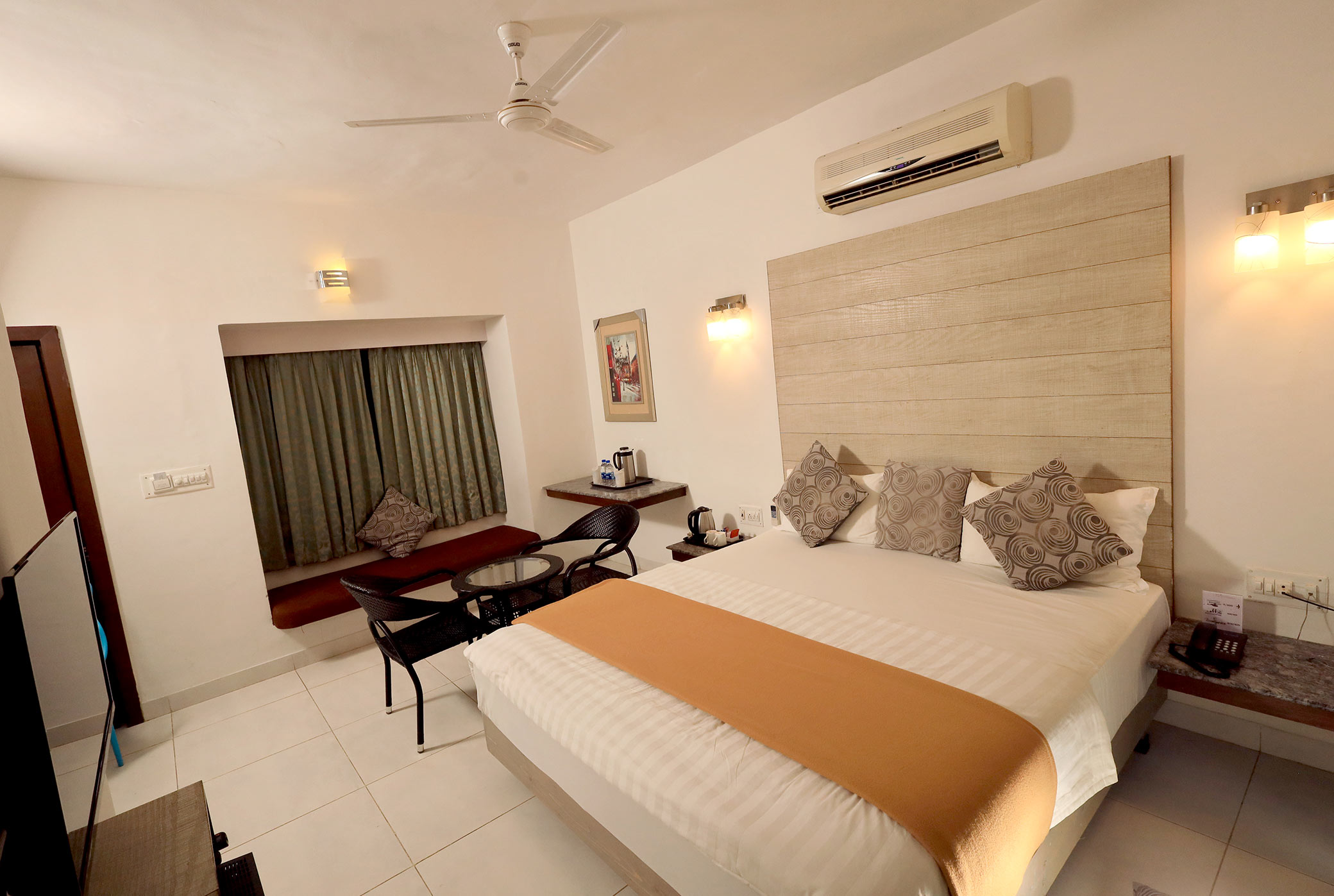 hummingbird-resorts-mount-abu-Cottage-room-6