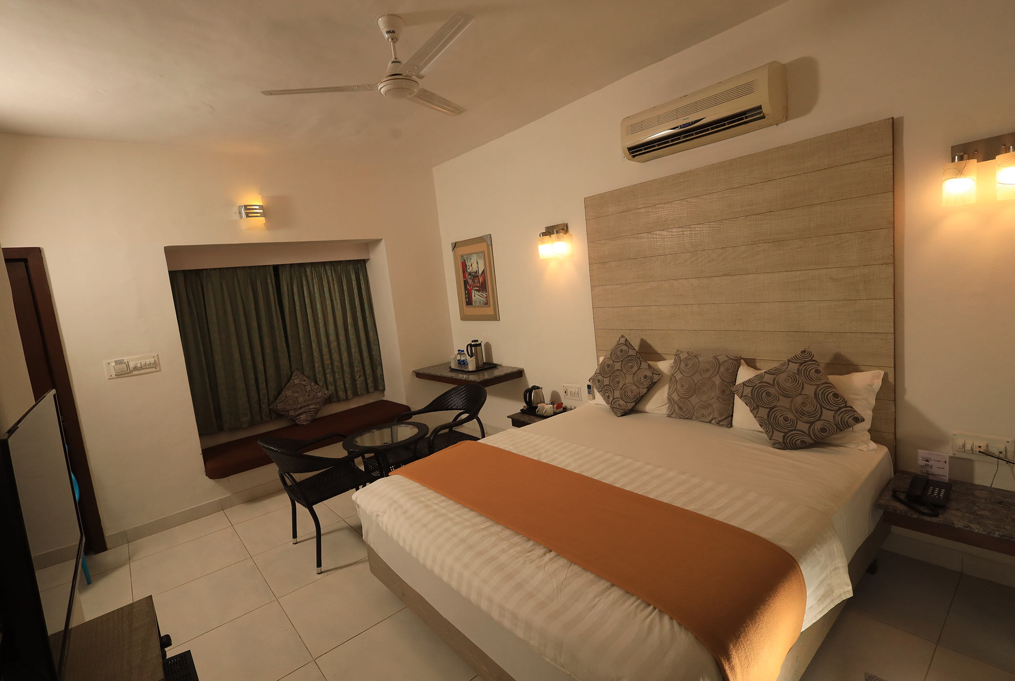 hummingbird-resorts-mount-abu-premium-room-4