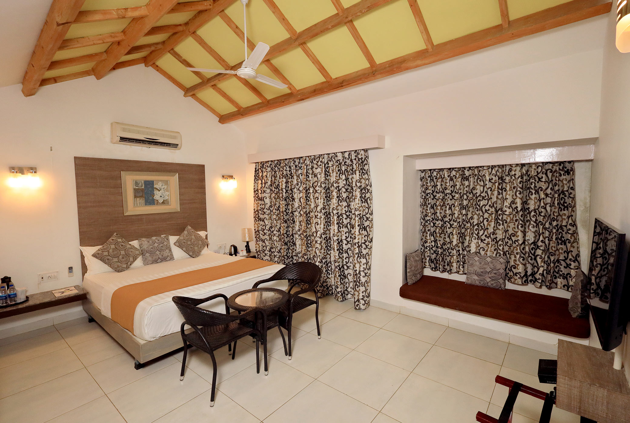 hummingbird-resorts-mount-abu-premium-room-5