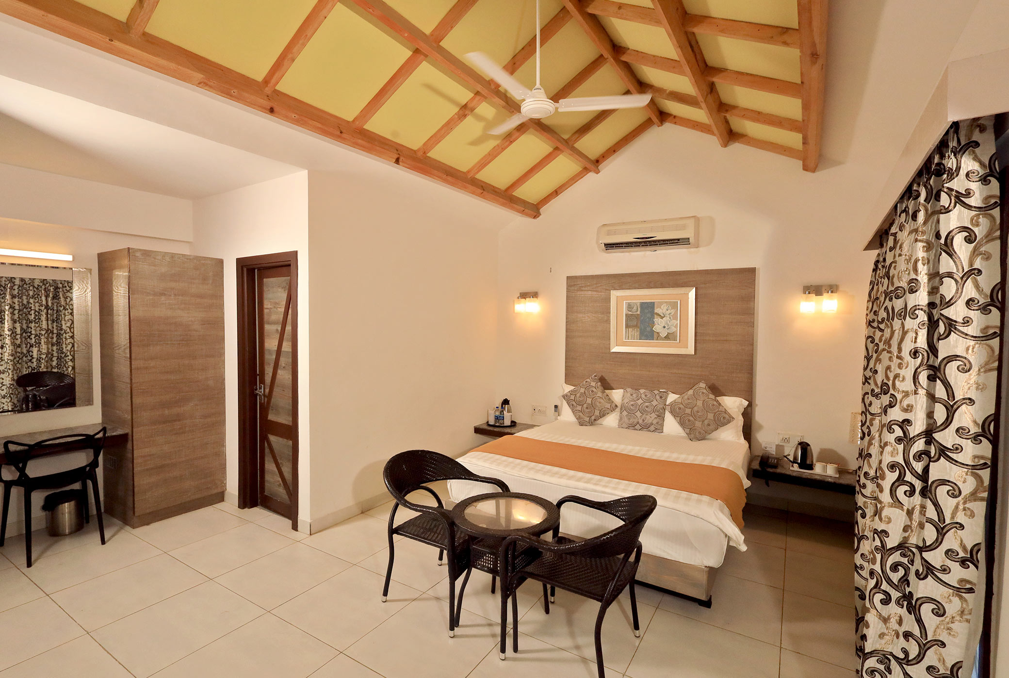 hummingbird-resorts-mount-abu-premium-room-6