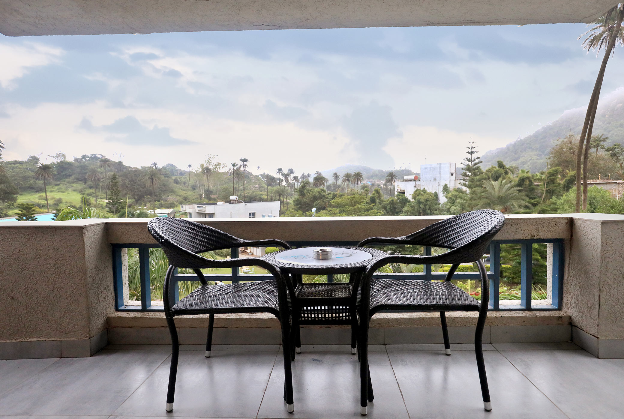 hummingbird-resorts-mount-abu-premium-room-7